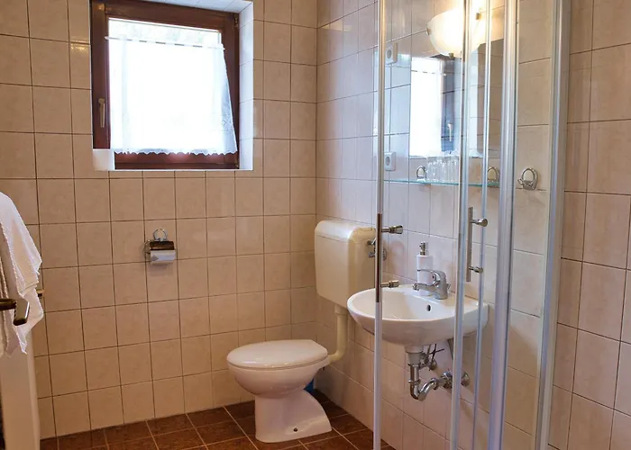 Pr Bevc בית הארחה בלד