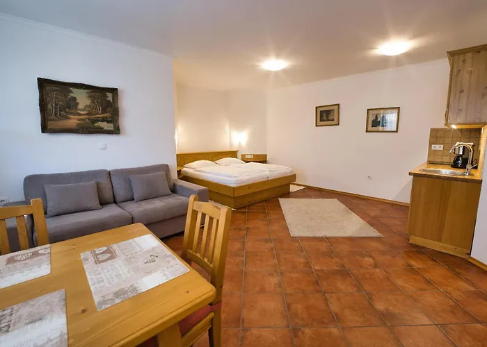 Pr Bevc בית הארחה 3*