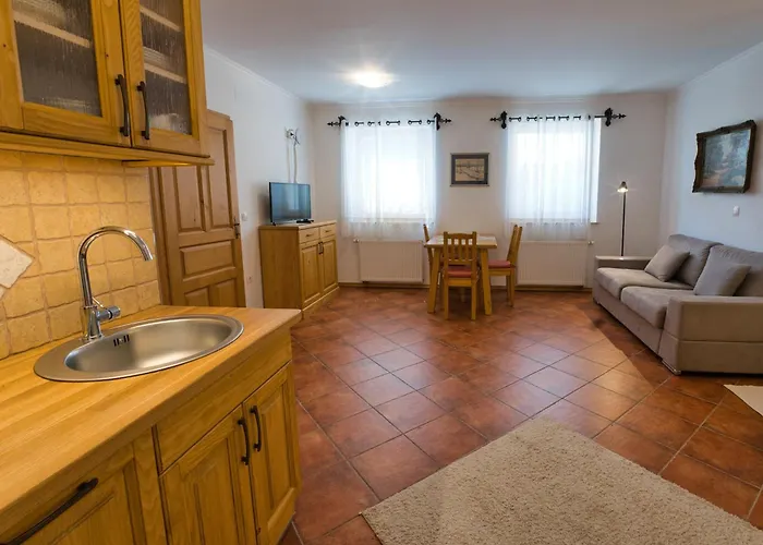 Pr Bevc בית הארחה 3*