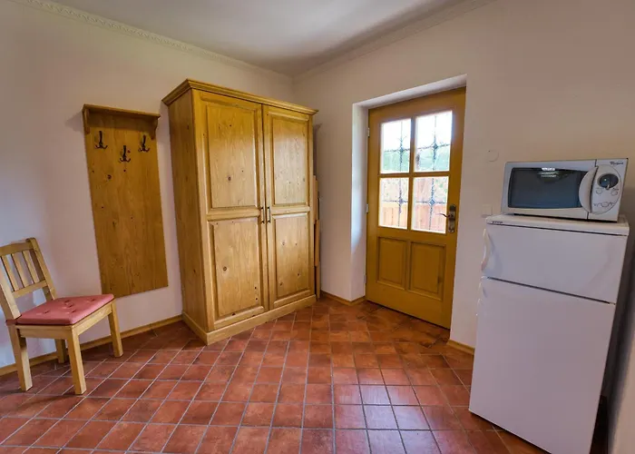 Pr Bevc בית הארחה בלד